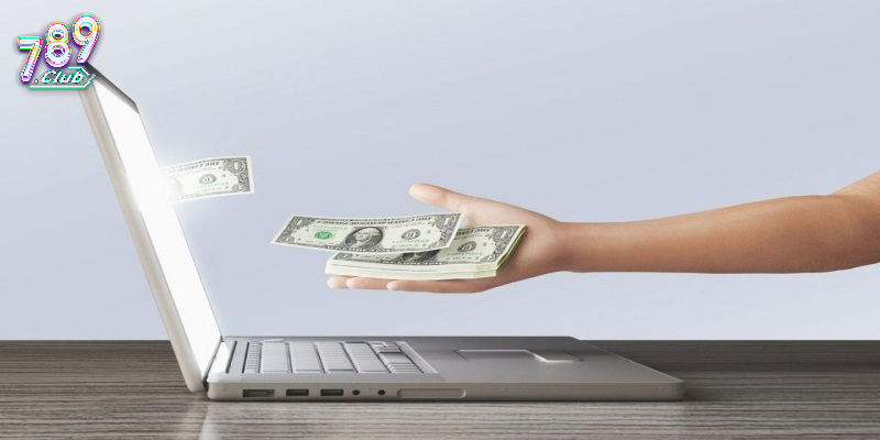 Nên rút tiền trong giờ hành chính